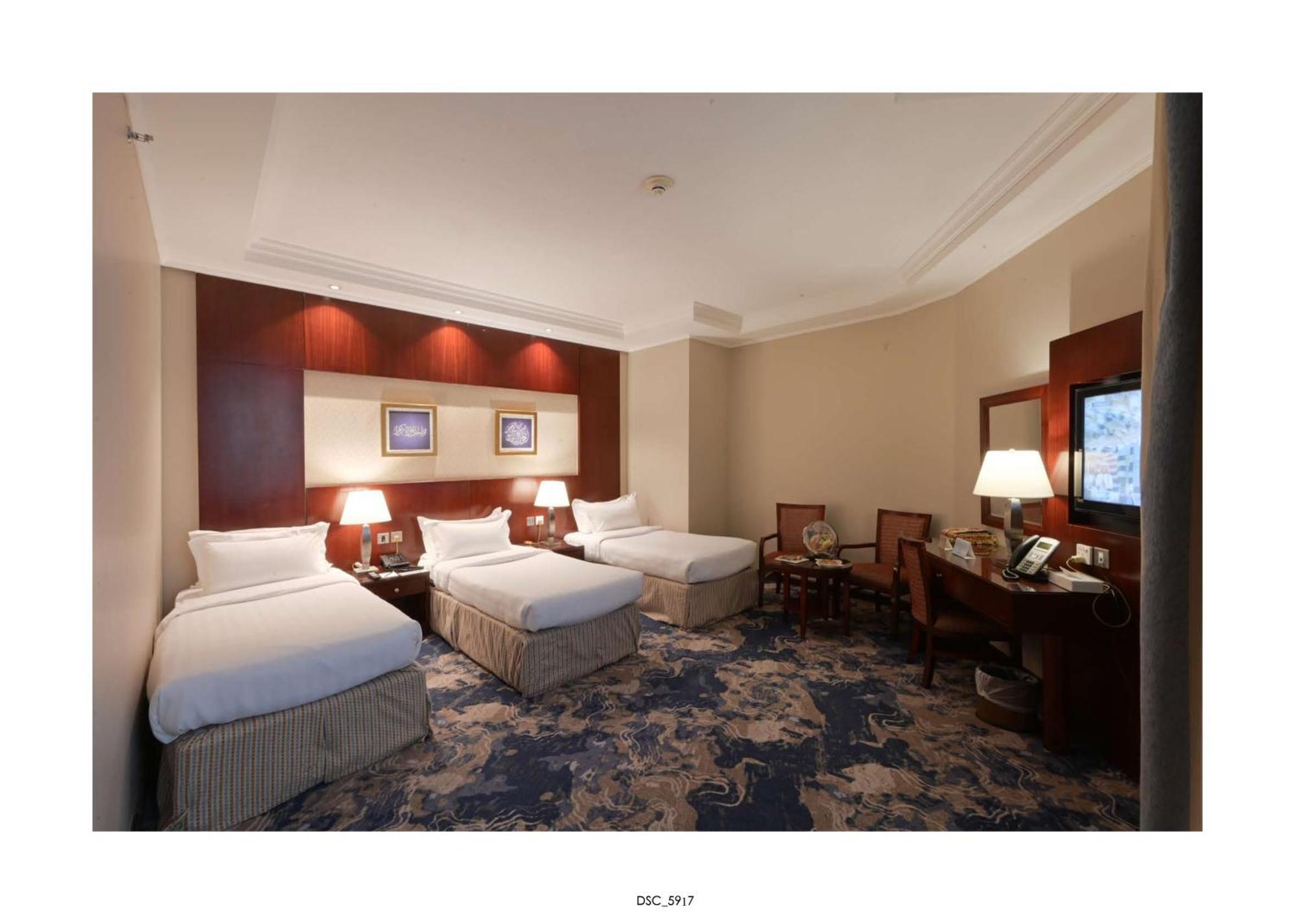 Emaar Royal Hotel Medina Ngoại thất bức ảnh A room at the hotel
