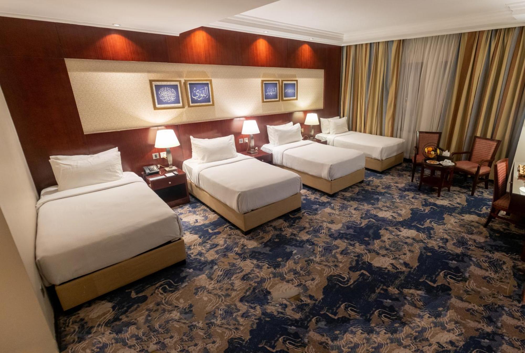 Emaar Royal Hotel Medina Ngoại thất bức ảnh A room at the hotel