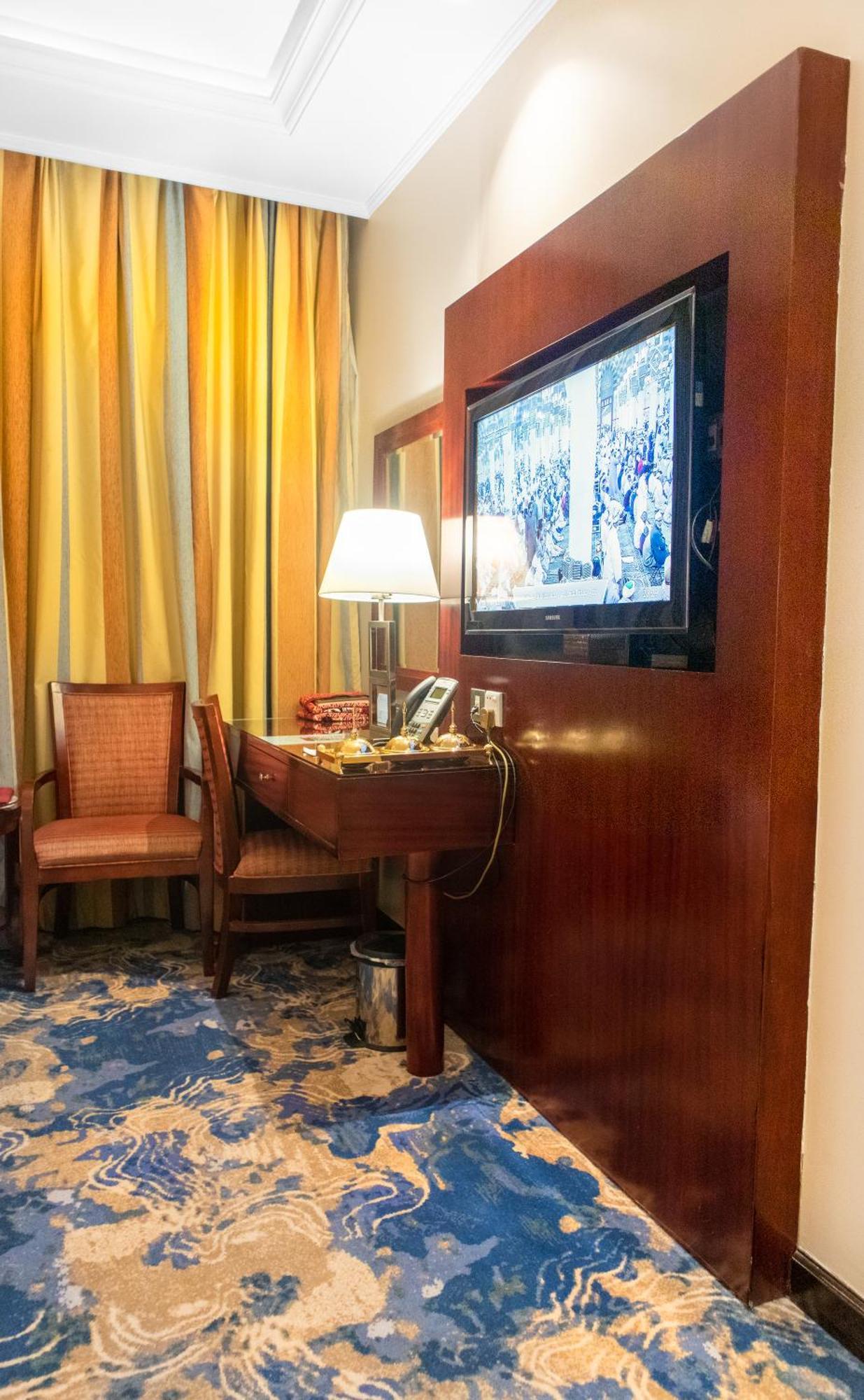 Emaar Royal Hotel Medina Ngoại thất bức ảnh A room at the hotel