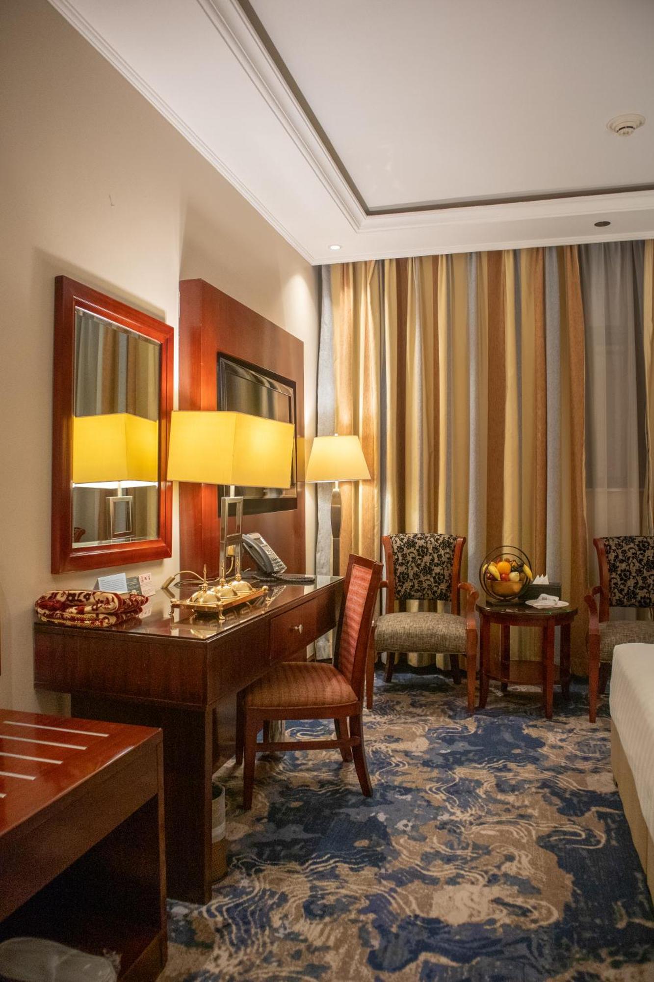 Emaar Royal Hotel Medina Ngoại thất bức ảnh A room at the hotel
